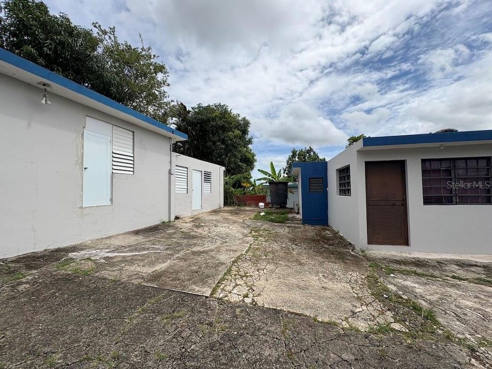 待售: $250,000 (6 贝兹, 0 浴室, 2900 平方英尺)