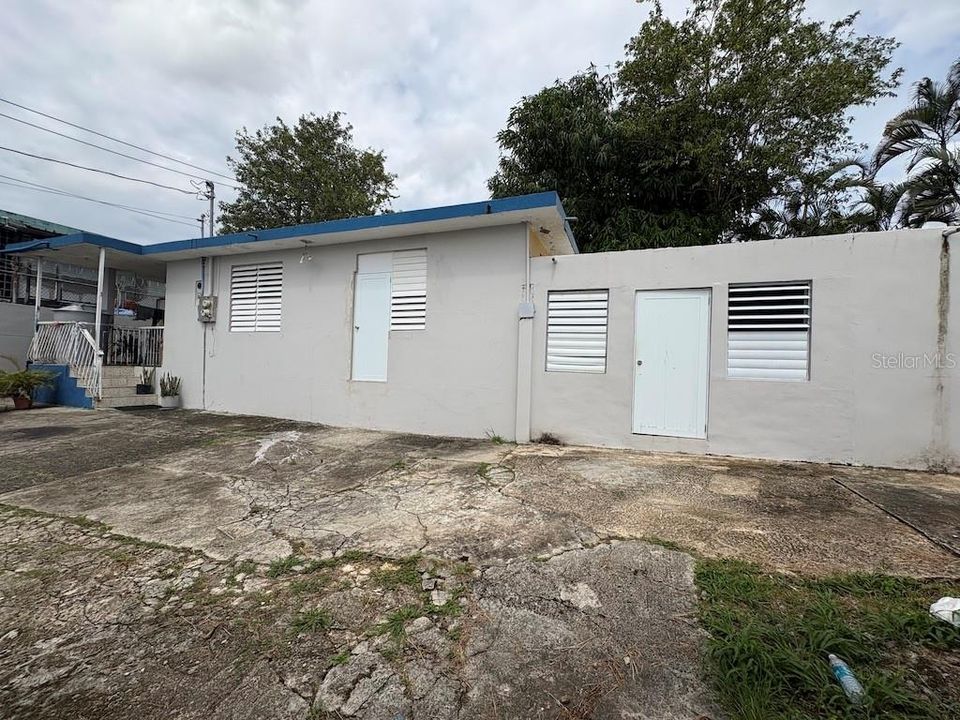 待售: $250,000 (6 贝兹, 0 浴室, 2900 平方英尺)