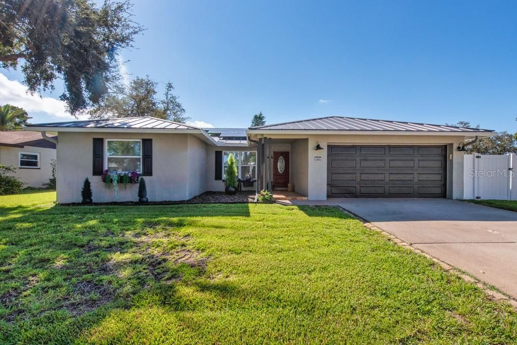 Recently Sold: $575,000 (3 beds, 2 baths, 1413 Square Feet)