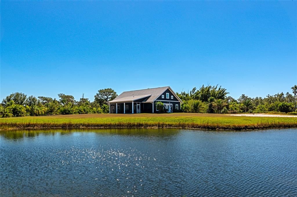 Activo con contrato: $875,000 (3 camas, 2 baños, 2405 Pies cuadrados)