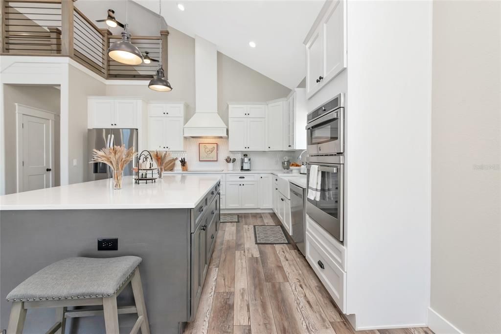 Activo con contrato: $875,000 (3 camas, 2 baños, 2405 Pies cuadrados)