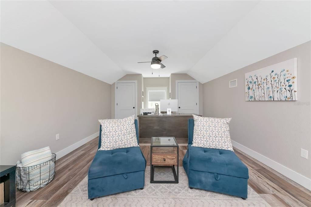 Activo con contrato: $875,000 (3 camas, 2 baños, 2405 Pies cuadrados)