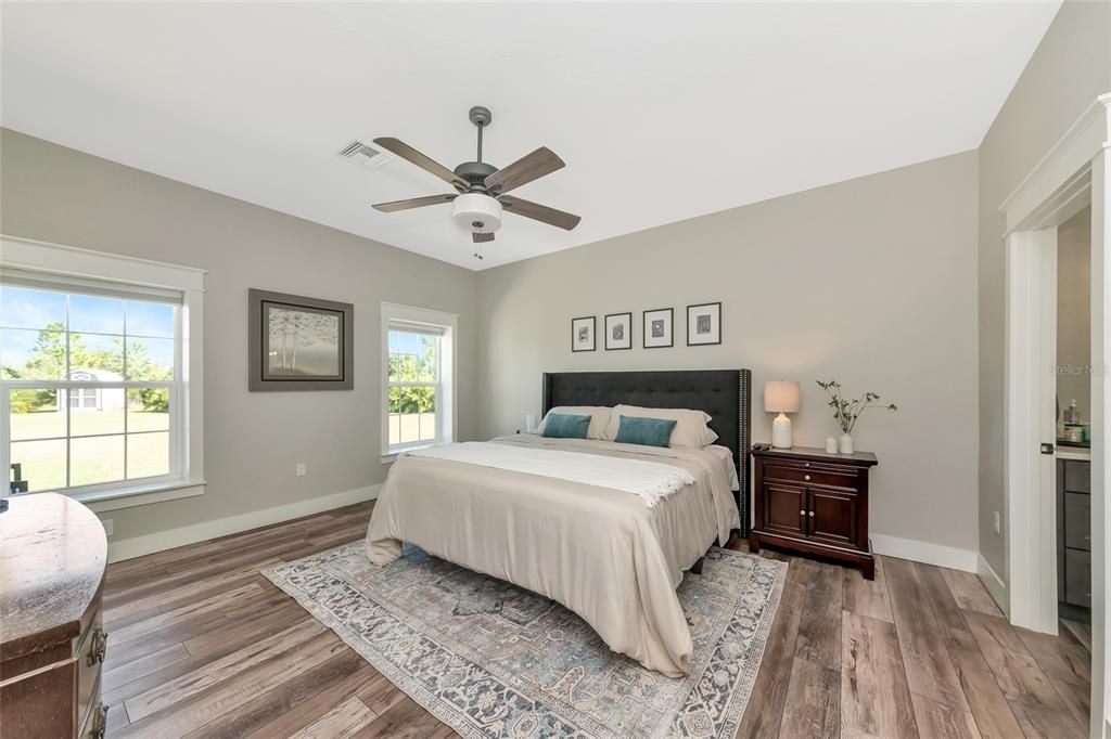 Activo con contrato: $875,000 (3 camas, 2 baños, 2405 Pies cuadrados)