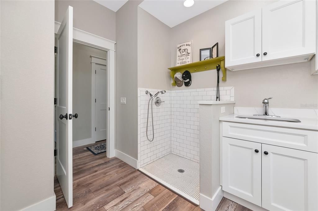 Activo con contrato: $875,000 (3 camas, 2 baños, 2405 Pies cuadrados)