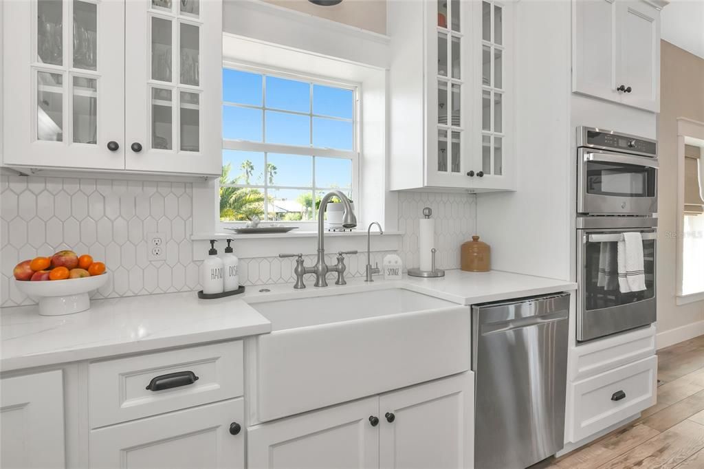 Activo con contrato: $875,000 (3 camas, 2 baños, 2405 Pies cuadrados)