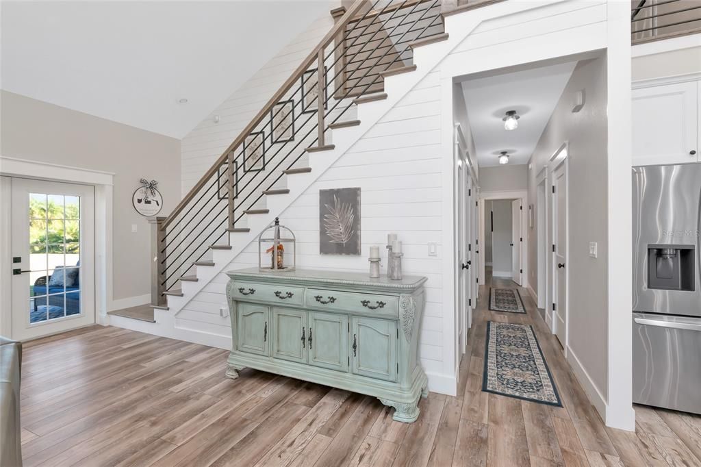 Activo con contrato: $875,000 (3 camas, 2 baños, 2405 Pies cuadrados)