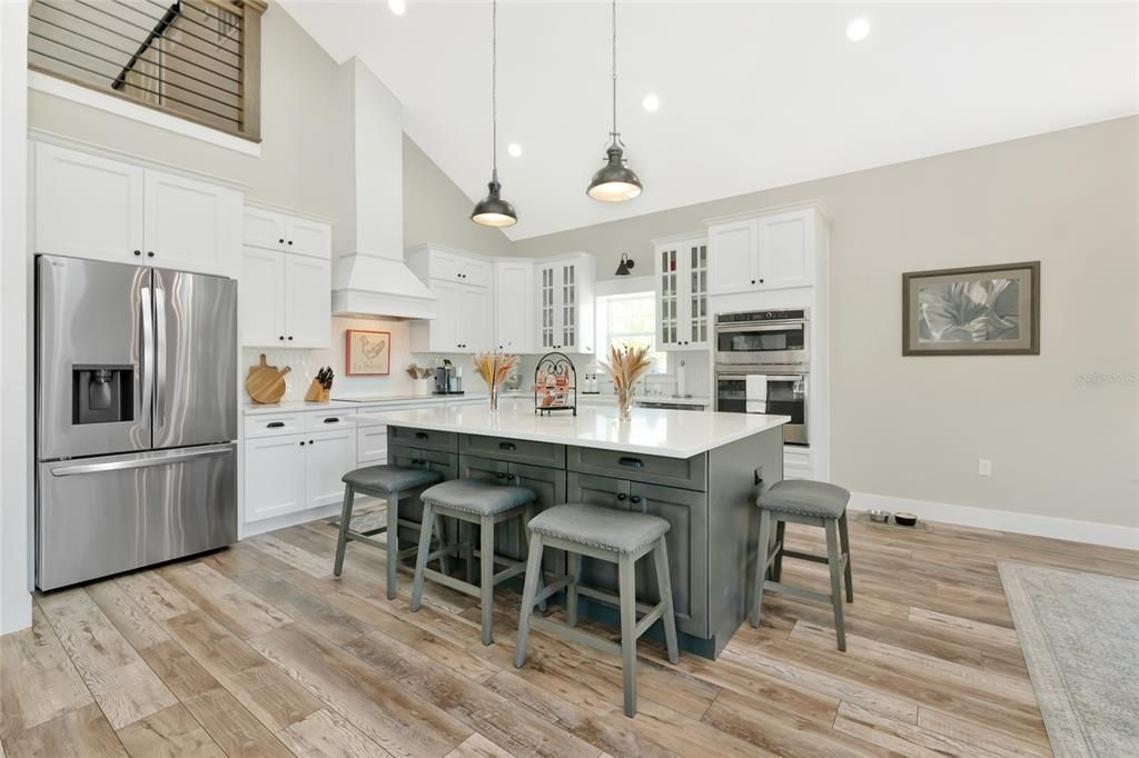 Activo con contrato: $875,000 (3 camas, 2 baños, 2405 Pies cuadrados)