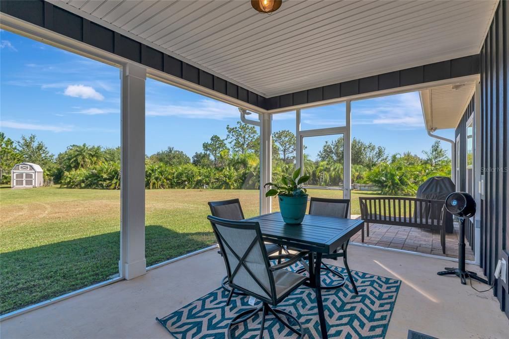 Activo con contrato: $875,000 (3 camas, 2 baños, 2405 Pies cuadrados)