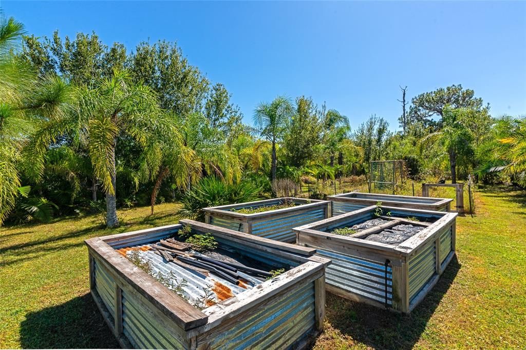 Activo con contrato: $875,000 (3 camas, 2 baños, 2405 Pies cuadrados)