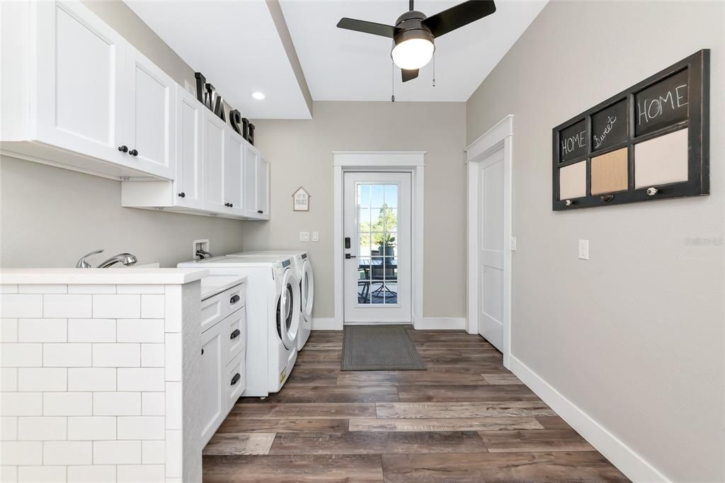 Activo con contrato: $875,000 (3 camas, 2 baños, 2405 Pies cuadrados)