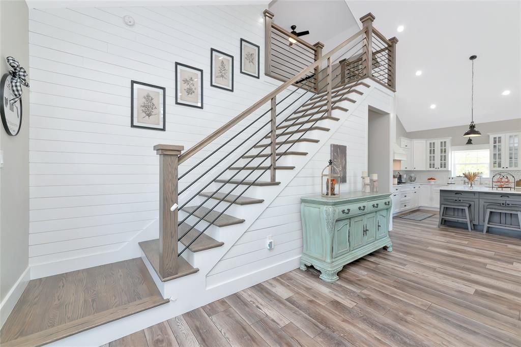 Activo con contrato: $875,000 (3 camas, 2 baños, 2405 Pies cuadrados)