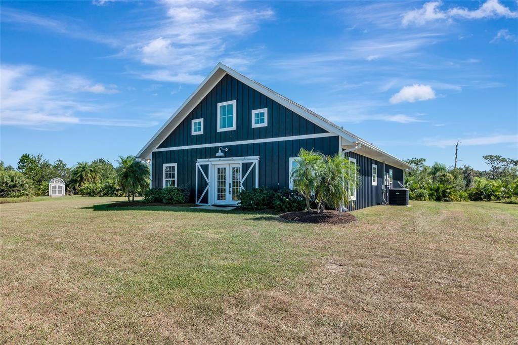 Activo con contrato: $875,000 (3 camas, 2 baños, 2405 Pies cuadrados)