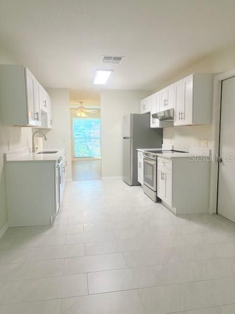 For Sale: $365,000 (4 beds, 2 baths, 1641 Square Feet)