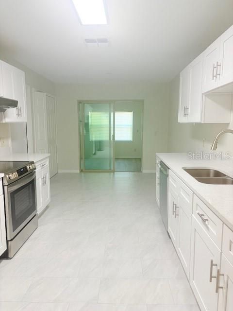 For Sale: $365,000 (4 beds, 2 baths, 1641 Square Feet)