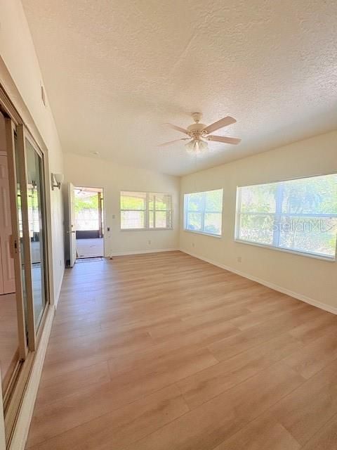 For Sale: $365,000 (4 beds, 2 baths, 1641 Square Feet)