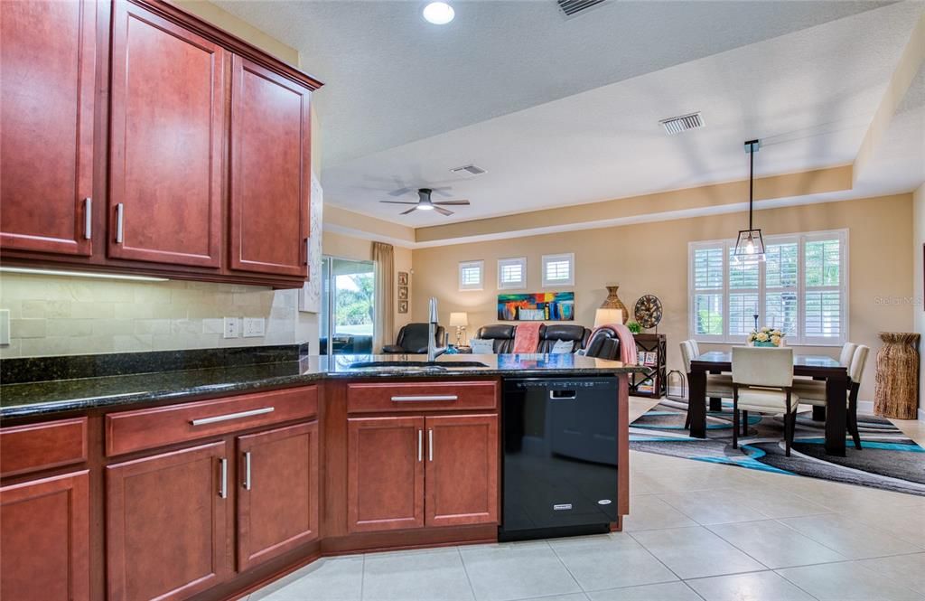 待售: $364,900 (3 贝兹, 2 浴室, 1800 平方英尺)