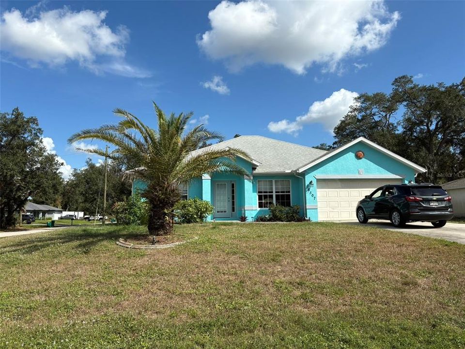 For Sale: $299,900 (3 beds, 2 baths, 1493 Square Feet)