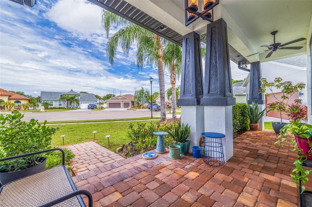 For Sale: $799,000 (4 beds, 3 baths, 2733 Square Feet)