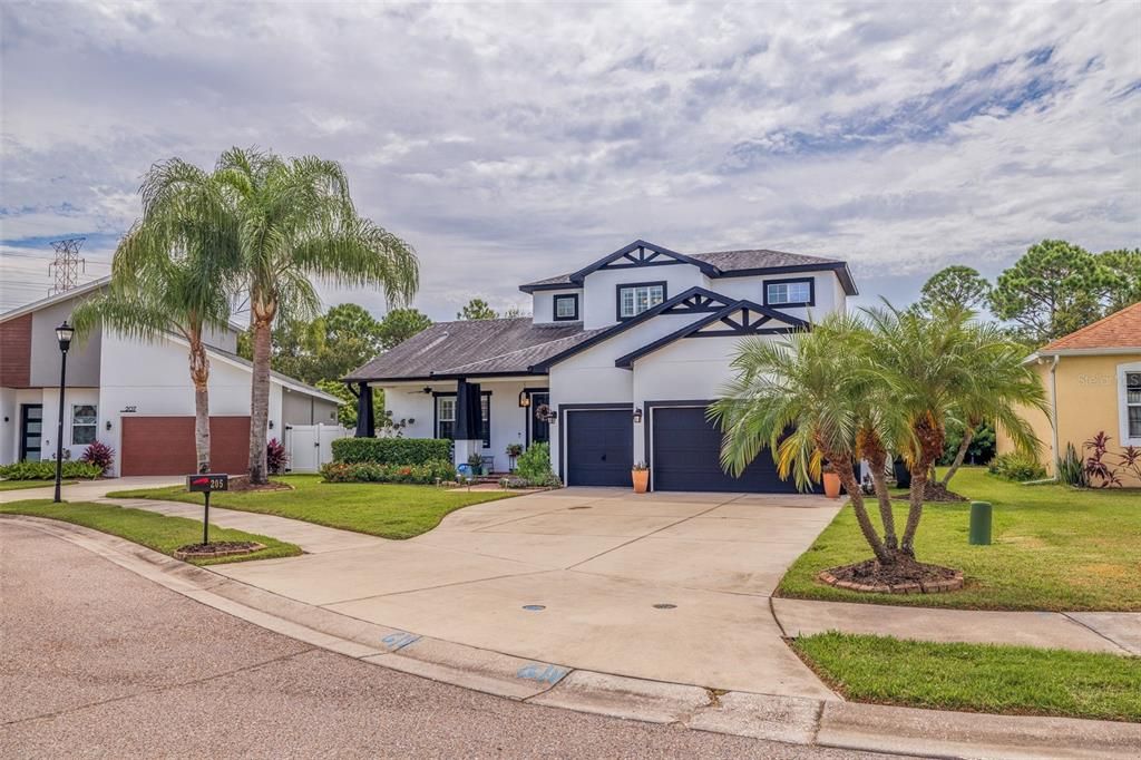 For Sale: $799,000 (4 beds, 3 baths, 2733 Square Feet)