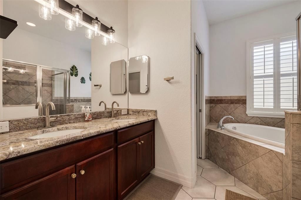 For Sale: $799,000 (4 beds, 3 baths, 2733 Square Feet)