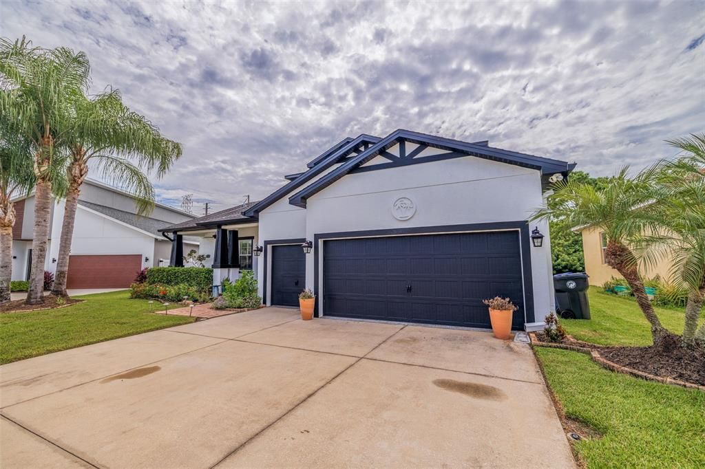 For Sale: $799,000 (4 beds, 3 baths, 2733 Square Feet)