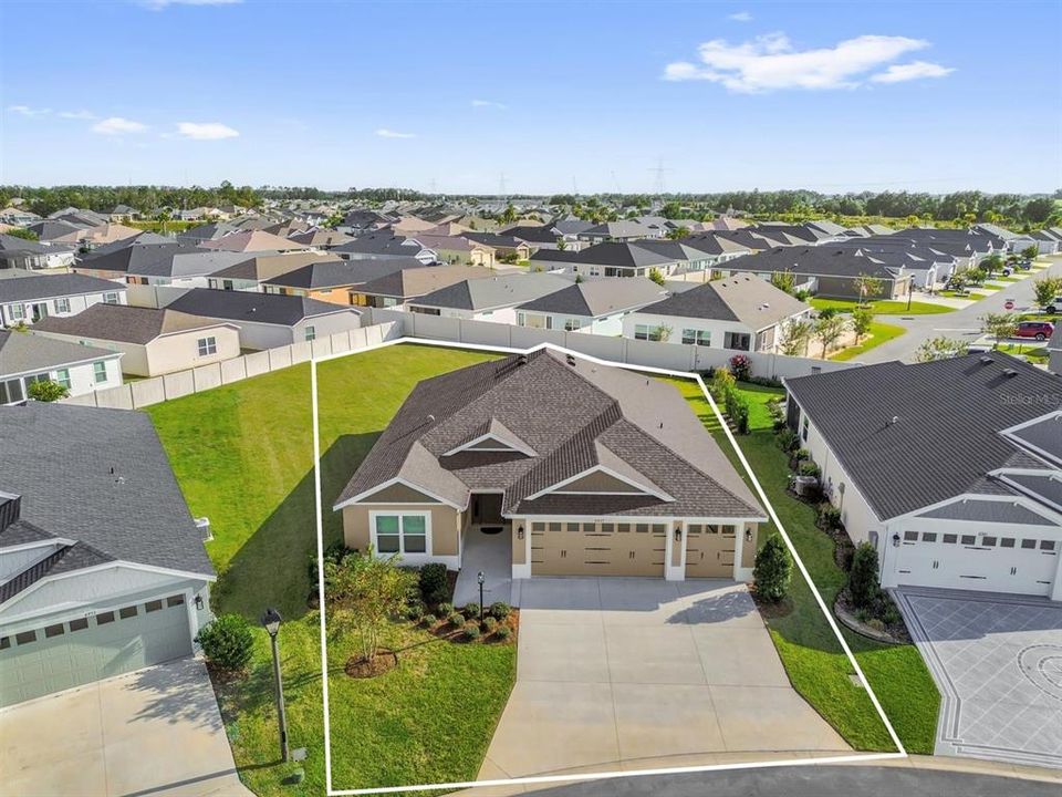 En Venta: $549,900 (3 camas, 3 baños, 1905 Pies cuadrados)