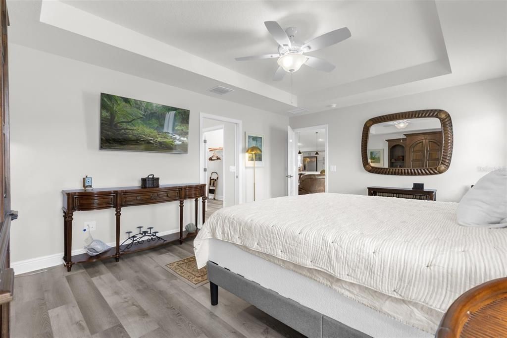 En Venta: $549,900 (3 camas, 3 baños, 1905 Pies cuadrados)