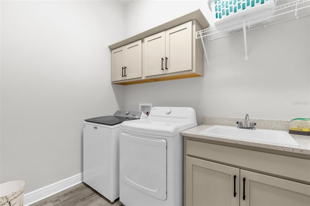 En Venta: $549,900 (3 camas, 3 baños, 1905 Pies cuadrados)