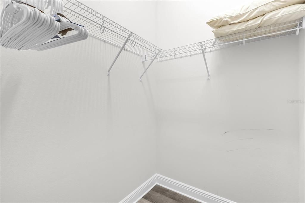 En Venta: $549,900 (3 camas, 3 baños, 1905 Pies cuadrados)