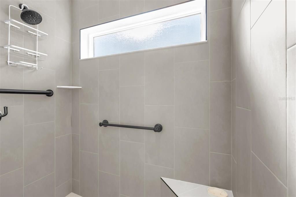 En Venta: $549,900 (3 camas, 3 baños, 1905 Pies cuadrados)