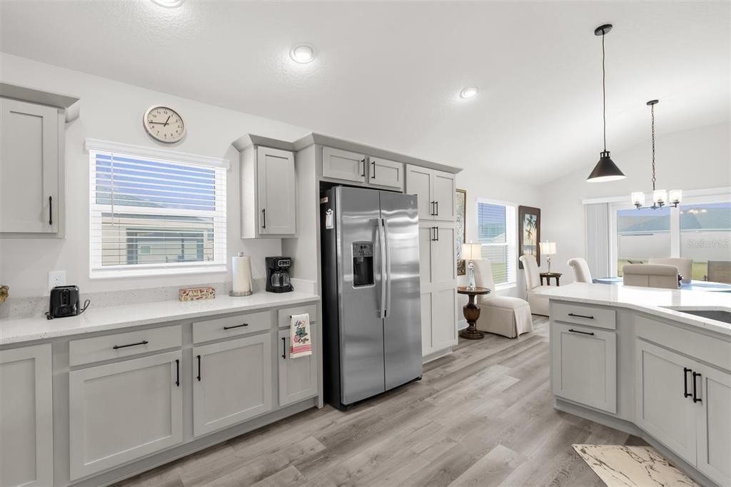 En Venta: $549,900 (3 camas, 3 baños, 1905 Pies cuadrados)