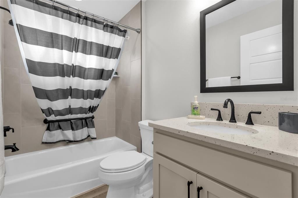 En Venta: $549,900 (3 camas, 3 baños, 1905 Pies cuadrados)