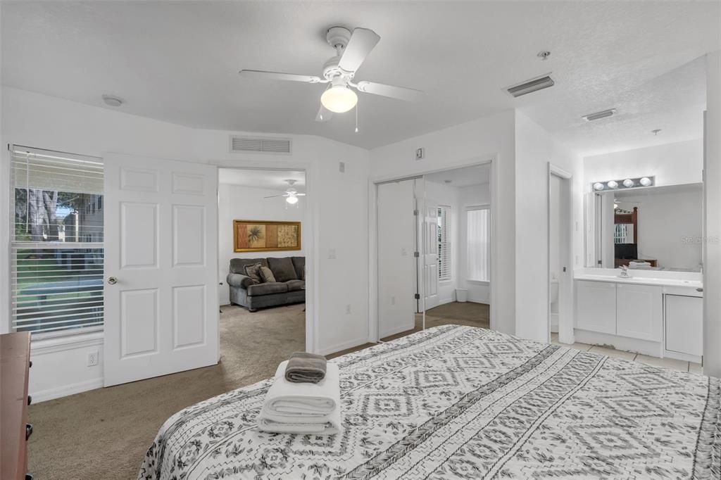 待售: $214,000 (3 贝兹, 2 浴室, 1204 平方英尺)