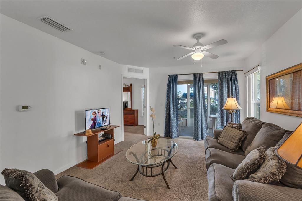 待售: $214,000 (3 贝兹, 2 浴室, 1204 平方英尺)