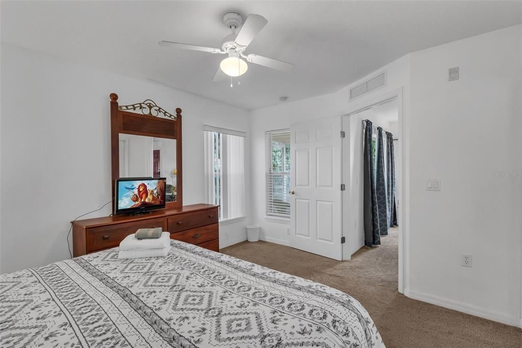 待售: $214,000 (3 贝兹, 2 浴室, 1204 平方英尺)