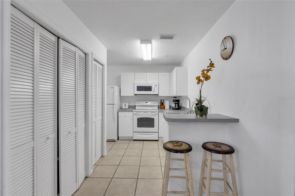 待售: $214,000 (3 贝兹, 2 浴室, 1204 平方英尺)