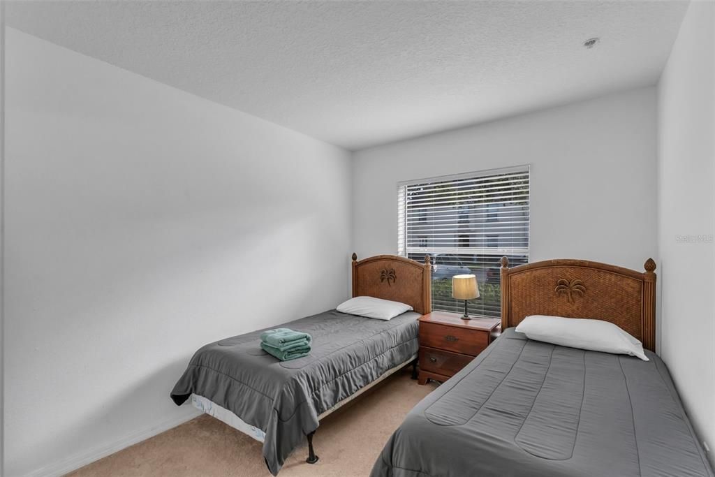 待售: $214,000 (3 贝兹, 2 浴室, 1204 平方英尺)