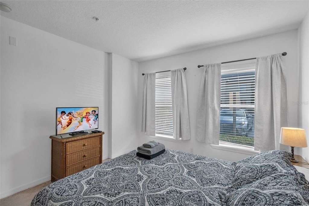 待售: $214,000 (3 贝兹, 2 浴室, 1204 平方英尺)