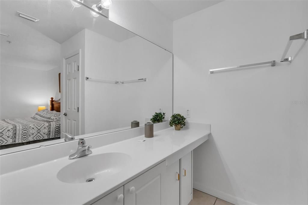 待售: $214,000 (3 贝兹, 2 浴室, 1204 平方英尺)