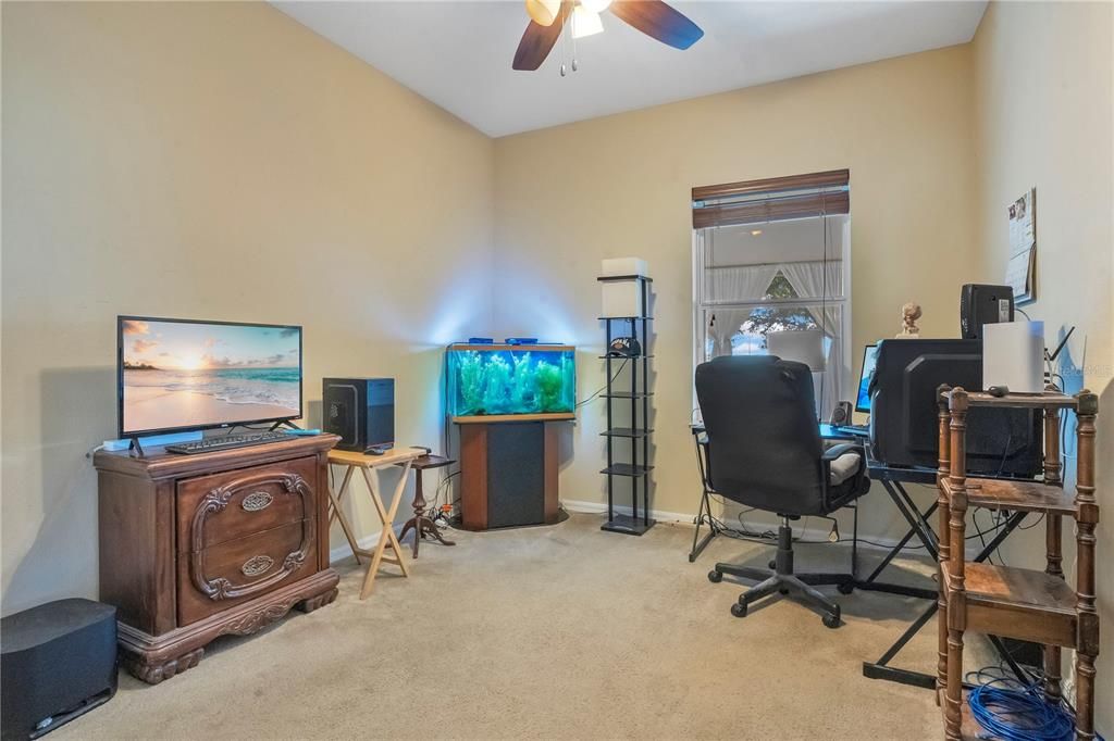 На продажу: $335,000 (4 спален, 2 ванн, 1855 Квадратных фут)