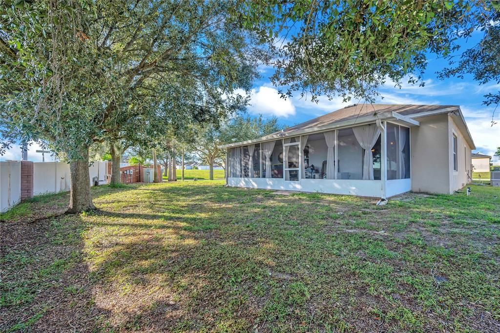 На продажу: $335,000 (4 спален, 2 ванн, 1855 Квадратных фут)