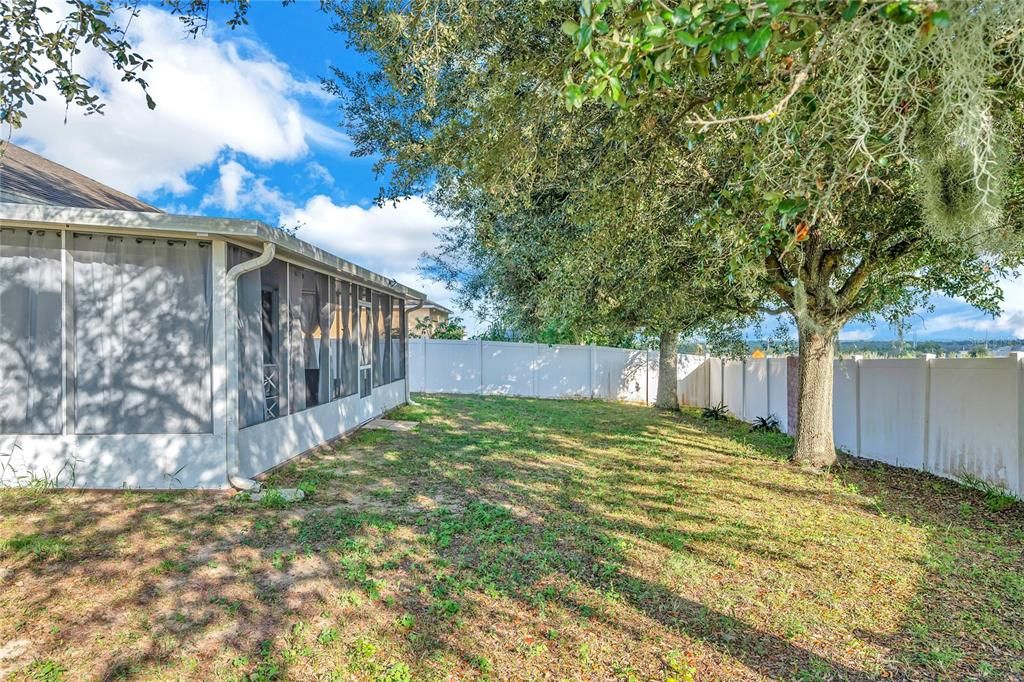 На продажу: $335,000 (4 спален, 2 ванн, 1855 Квадратных фут)