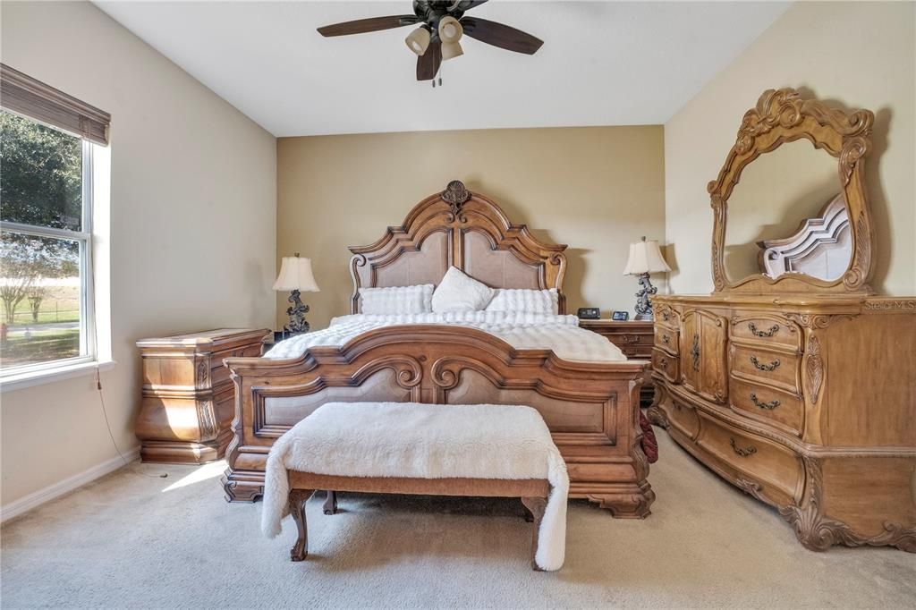 На продажу: $335,000 (4 спален, 2 ванн, 1855 Квадратных фут)