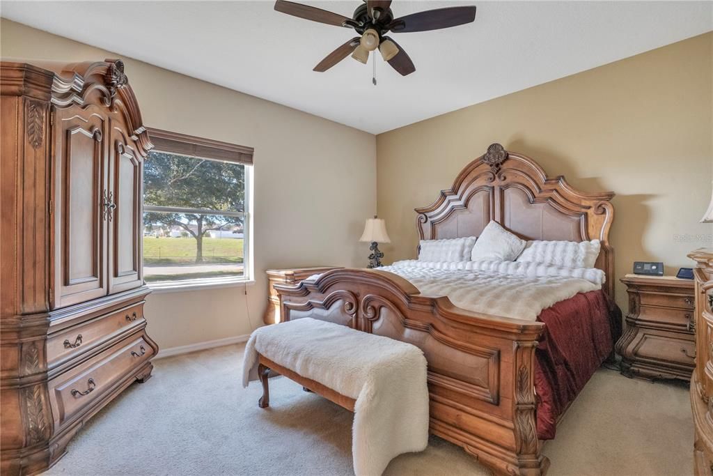 На продажу: $335,000 (4 спален, 2 ванн, 1855 Квадратных фут)