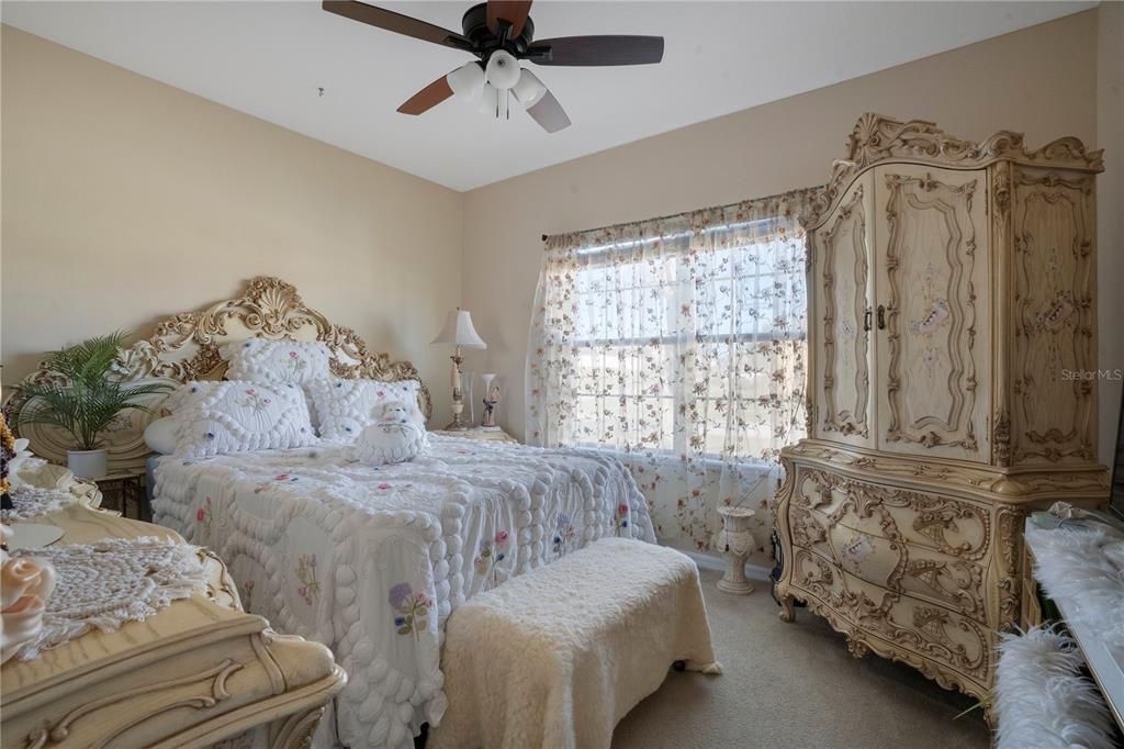 На продажу: $335,000 (4 спален, 2 ванн, 1855 Квадратных фут)