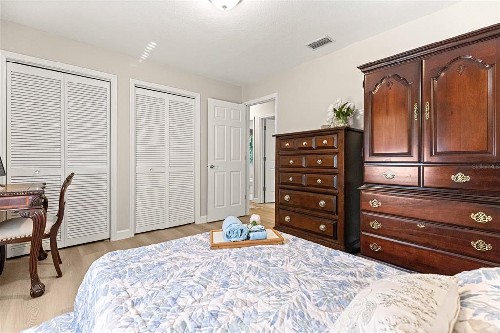 待售: $320,000 (3 贝兹, 2 浴室, 1256 平方英尺)