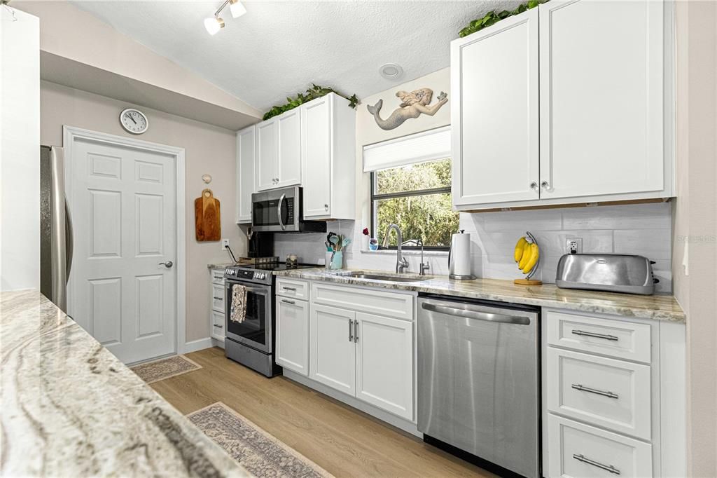 待售: $320,000 (3 贝兹, 2 浴室, 1256 平方英尺)