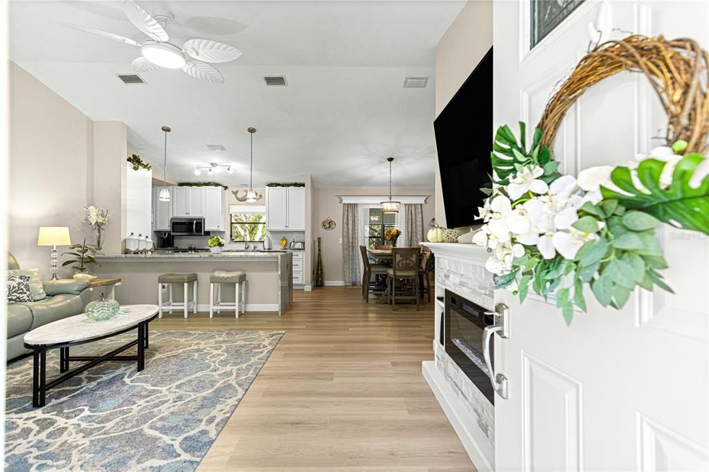 待售: $320,000 (3 贝兹, 2 浴室, 1256 平方英尺)