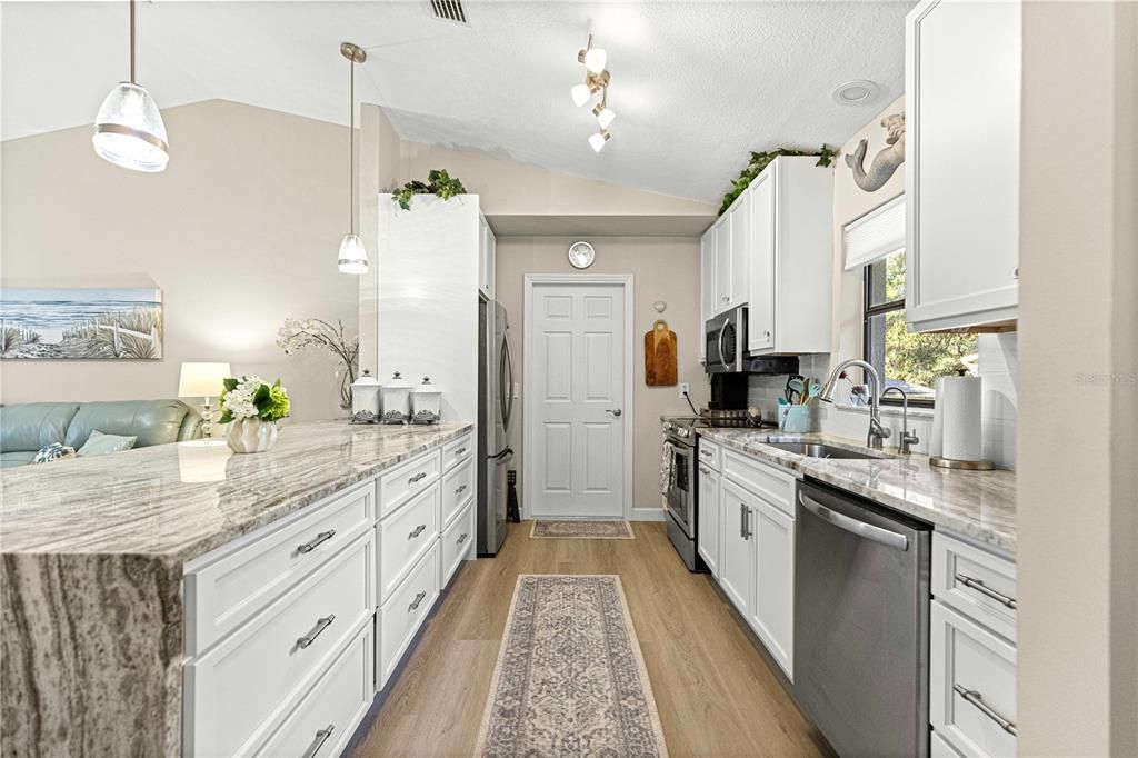 待售: $320,000 (3 贝兹, 2 浴室, 1256 平方英尺)