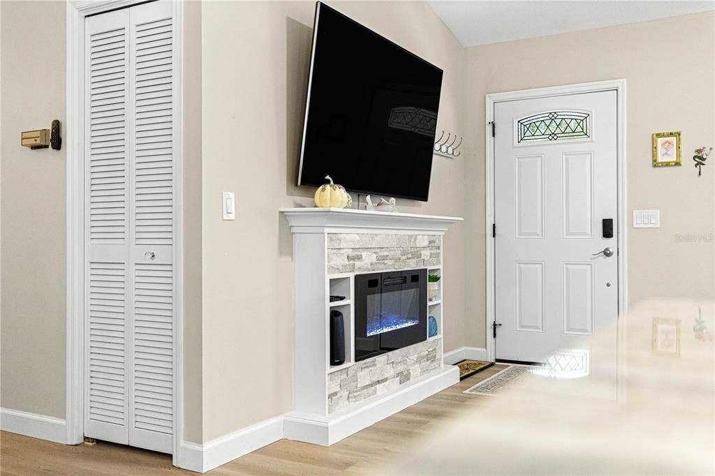 待售: $320,000 (3 贝兹, 2 浴室, 1256 平方英尺)